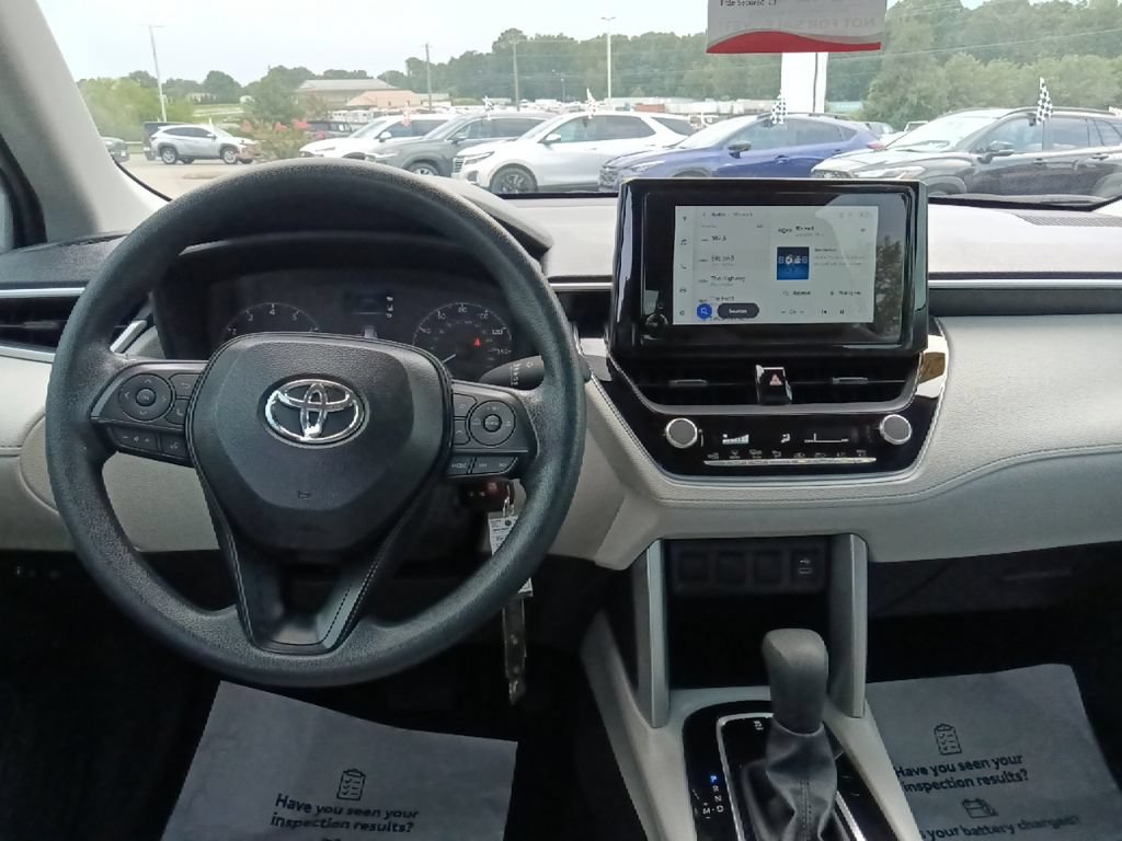 Used 2025 Toyota Corolla Cross L FWD image 26