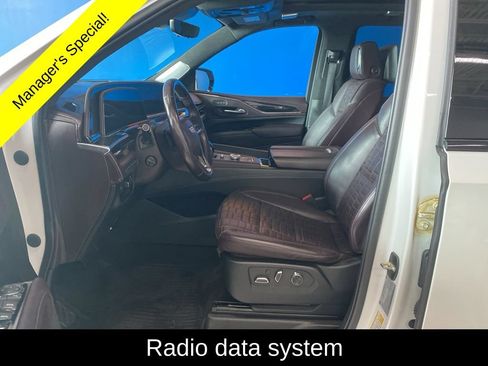 Used 2023 Cadillac Escalade Sport Platinum w/ LPO, ONYX Package AWD/4WD image 11
