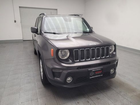 Used 2020 Jeep Renegade Latitude FWD image 14
