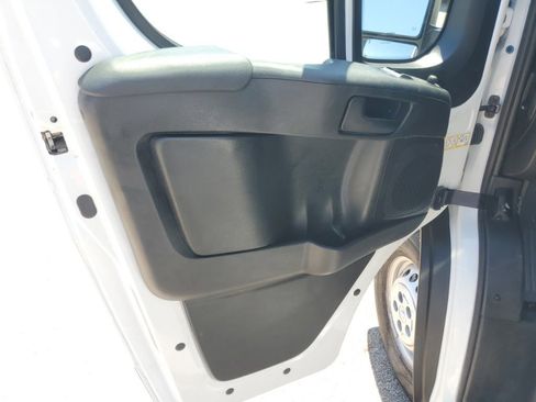 Used 2026 RAM ProMaster 2500 w/ Convenience Group FWD image 8