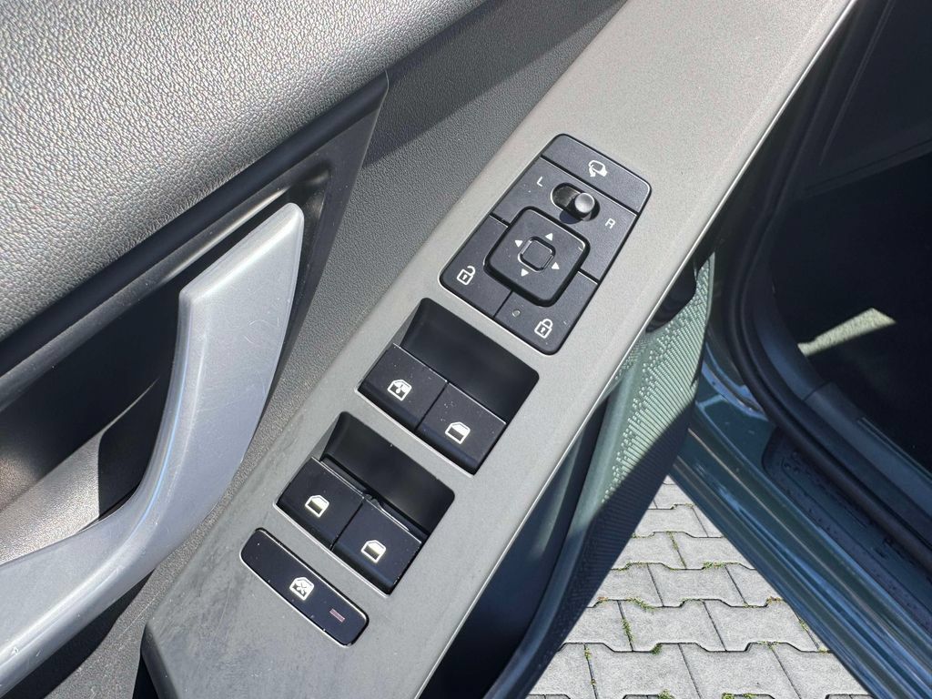 Certified 2023 Kia Niro EX Touring FWD image 18