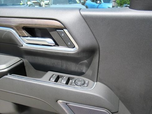Used 2024 Chevrolet Silverado 1500 LT AWD/4WD image 19