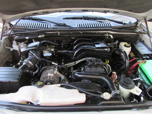 Used 2008 Ford Explorer XLT image 38