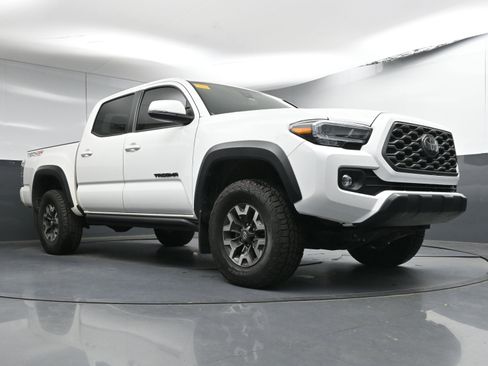 Certified 2021 Toyota Tacoma TRD Off-Road w/ Technology Package image 25