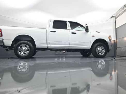 Used 2024 RAM 3500 Tradesman w/ Chrome Appearance Group image 24