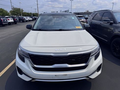 Used 2022 Kia Seltos S FWD image 2