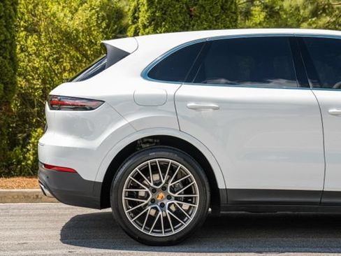 Used 2021 Porsche Cayenne AWD/4WD image 13