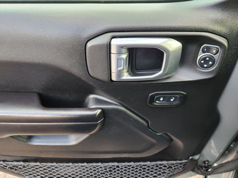 Used 2021 Jeep Wrangler Unlimited Sport image 16