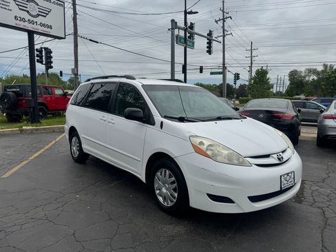 Used 2010 Toyota Sienna LE FWD image 9