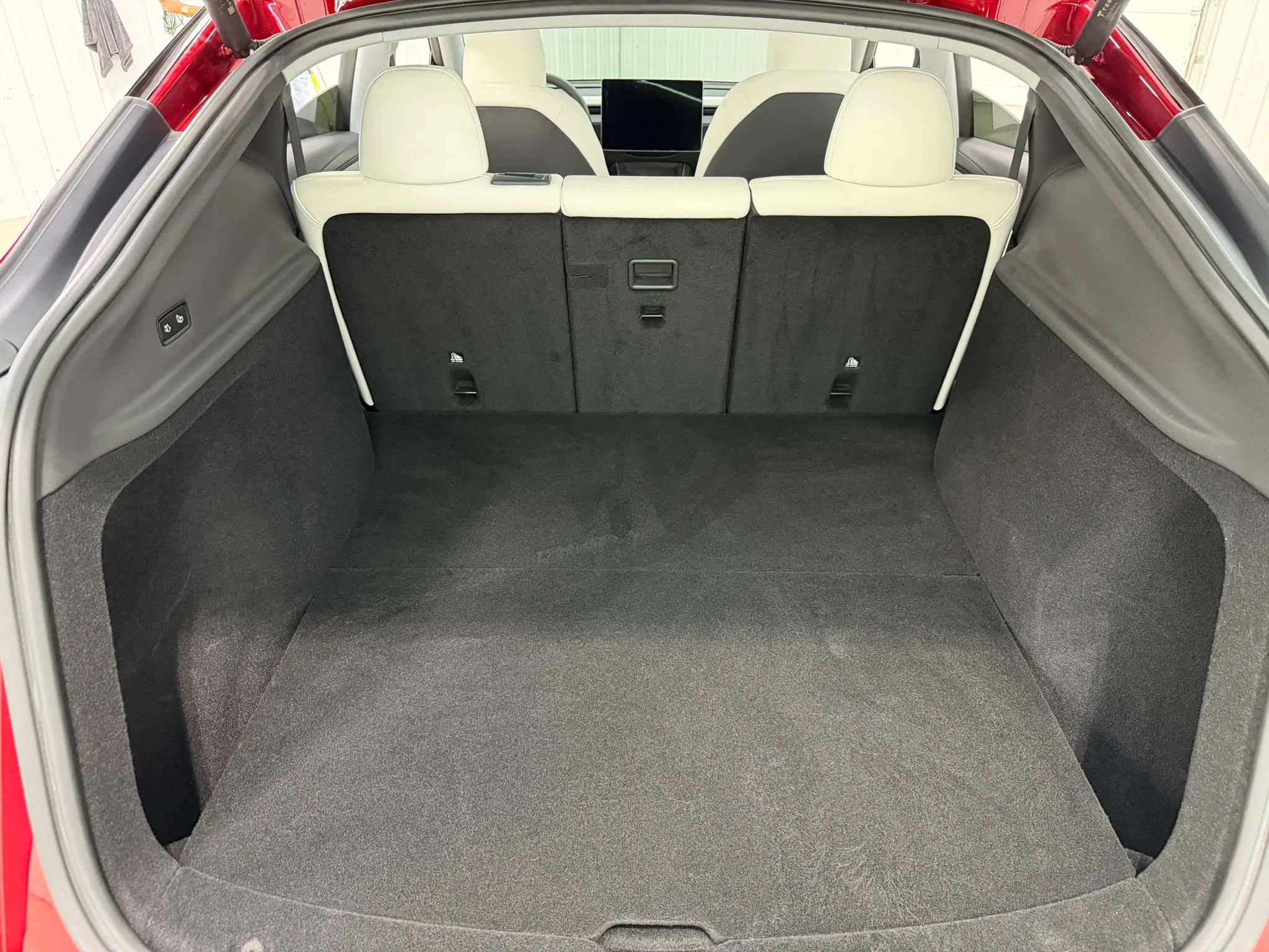 Used 2026 Tesla Model Y AWD image 18