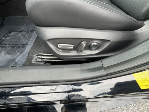 Used 2025 Toyota Prius XLE AWD/4WD image 14