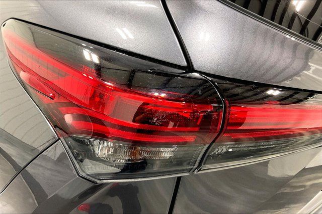 Used 2023 Toyota Highlander Limited AWD/4WD image 30