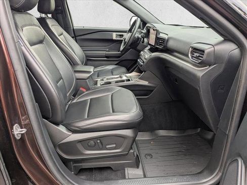 Used 2020 Ford Explorer XLT w/ Equipment Group 202A AWD/4WD image 20