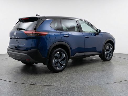 Used 2025 Nissan Rogue SV FWD image 9