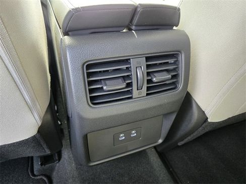 Used 2025 Nissan Rogue SV image 18