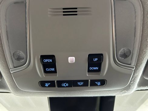 Certified 2016 Toyota Prius Four w/ Advanced Technology Package FWD image 31