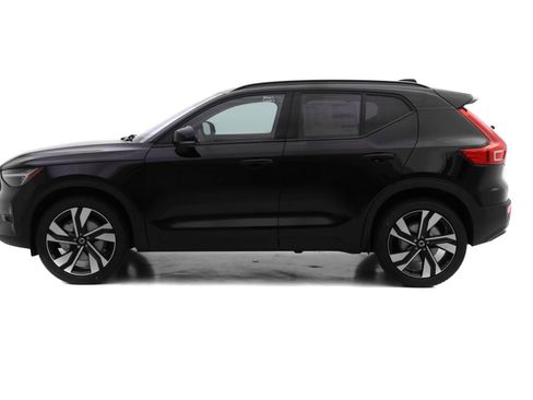 New 2025 Volvo XC40 B5 Plus w/ Protection Package Premier image 3