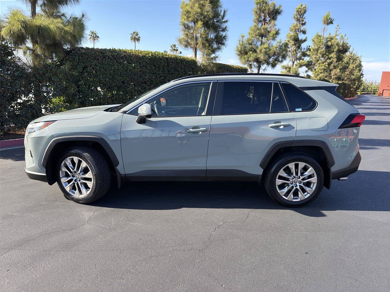 Used 2023 Toyota RAV4 XLE Premium FWD image 3