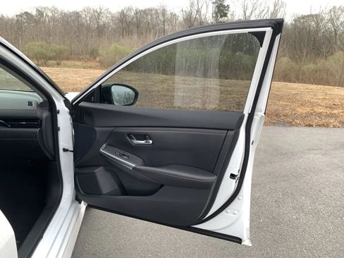 Used 2023 Nissan Sentra SR w/ Midnight Edition Package image 26