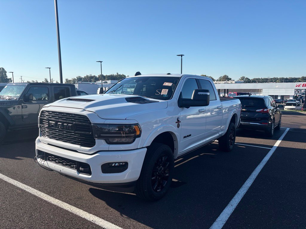Used 2023 RAM 2500 Limited AWD/4WD image 4