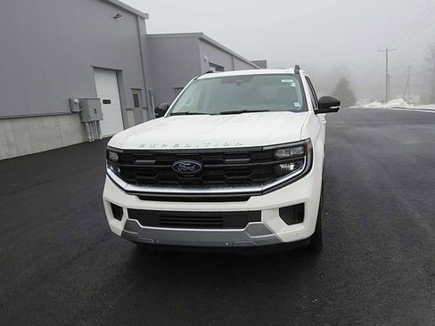 New 2025 Ford Expedition Max Platinum w/ Platinum Ultimate Package image 3