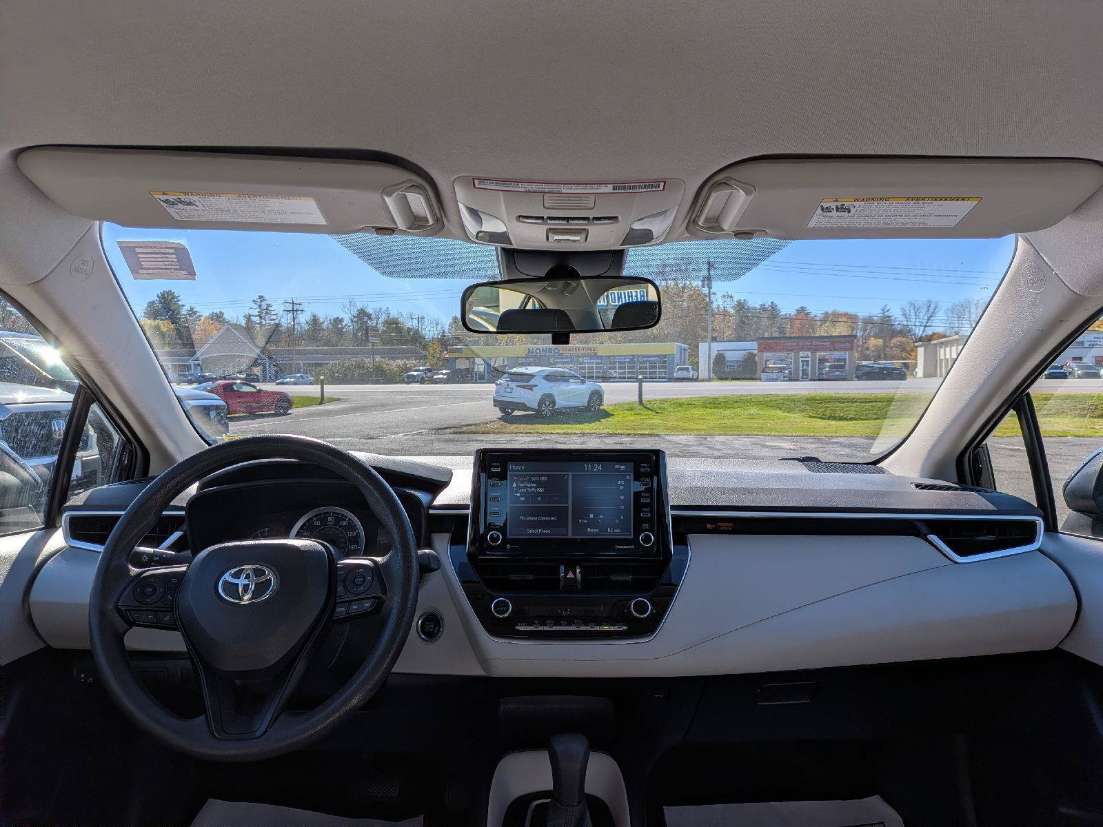 Used 2021 Toyota Corolla LE w/ LE Convenience Package FWD image 22