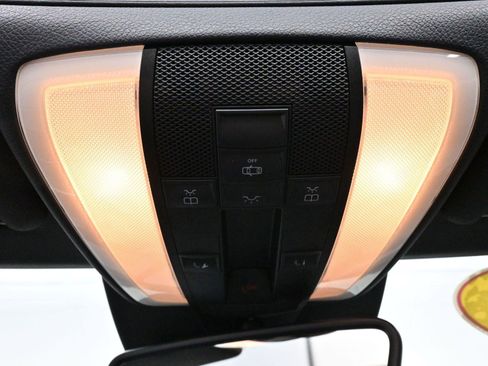 Used 2017 Mercedes-Benz E 400 Cabriolet image 25