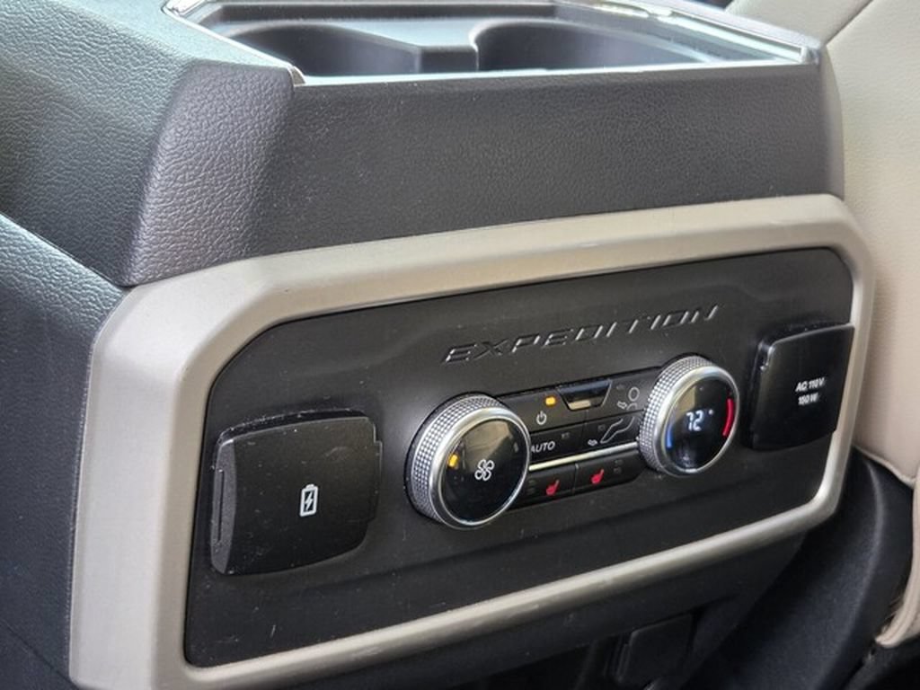 Used 2024 Ford Expedition Limited RWD image 7