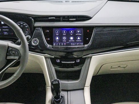 Used 2024 Cadillac XT6 Premium Luxury FWD image 16