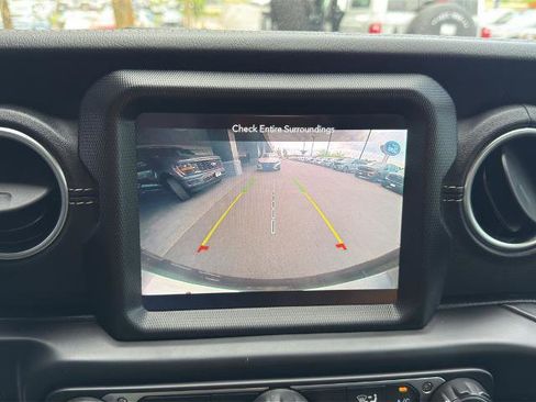 Used 2020 Jeep Wrangler Unlimited Sahara AWD/4WD image 26