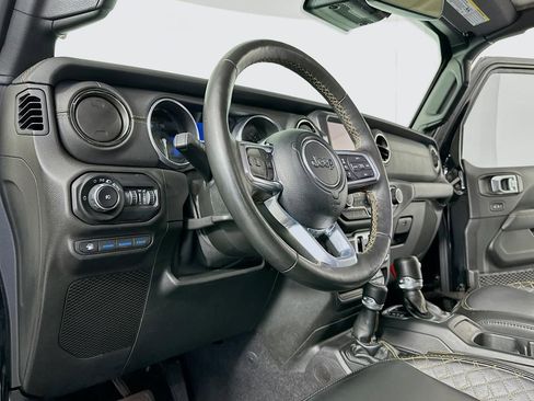 Used 2021 Jeep Wrangler Unlimited Sahara image 37