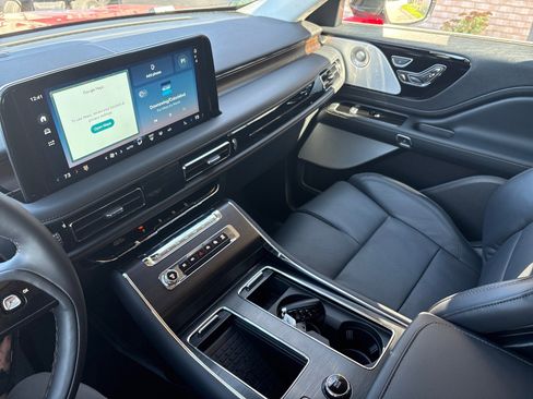 New 2026 Lincoln Aviator Reserve image 16