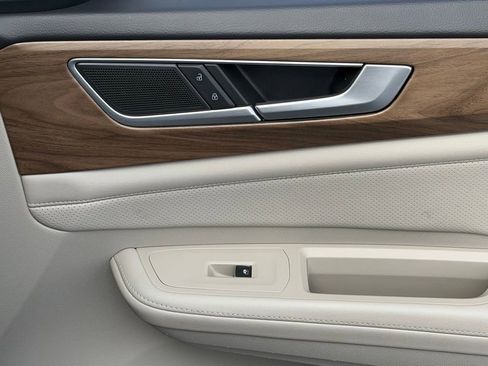 Used 2024 Volkswagen Atlas SE image 38