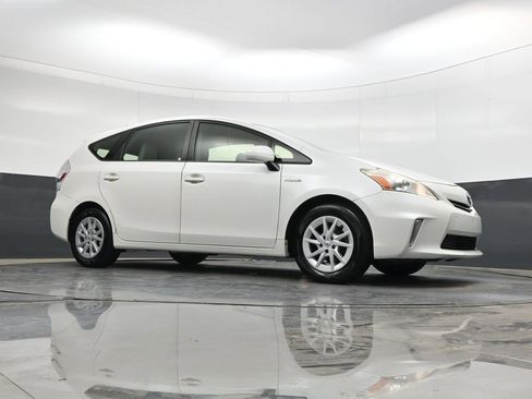 Used 2014 Toyota Prius V Three FWD image 26