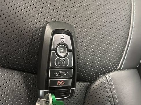 Used 2025 Ford F250 Platinum AWD/4WD image 21