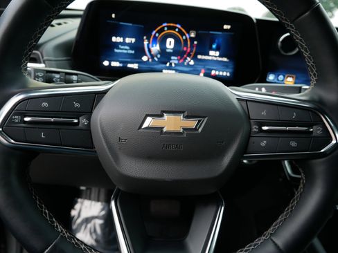 Used 2024 Chevrolet Traverse LT image 17