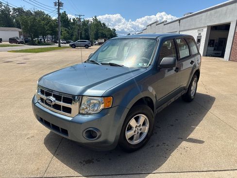 Used 2012 Ford Escape XLS FWD image 1