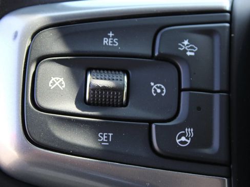 Used 2025 Chevrolet Silverado 1500 LT RWD image 16