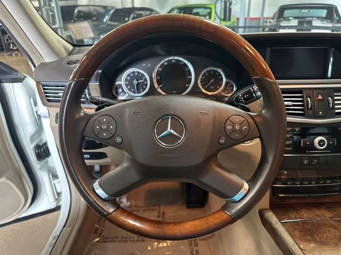 Used 2010 Mercedes-Benz E 350 4MATIC Sedan image 53