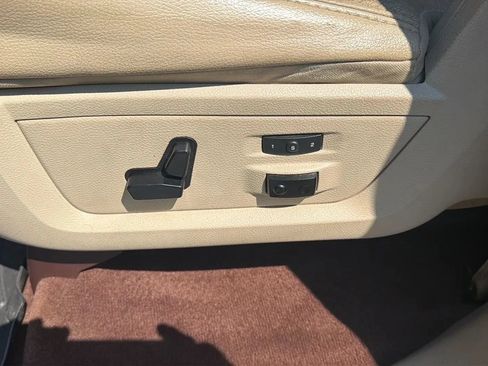 Used 2014 RAM 1500 Laramie AWD/4WD image 40