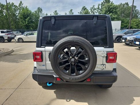 Used 2023 Jeep Wrangler Unlimited Sahara AWD/4WD image 6