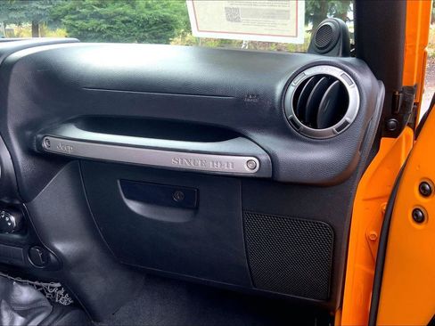 Used 2012 Jeep Wrangler Sport AWD/4WD image 16
