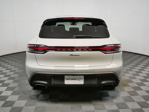 Used 2022 Porsche Macan AWD/4WD image 33