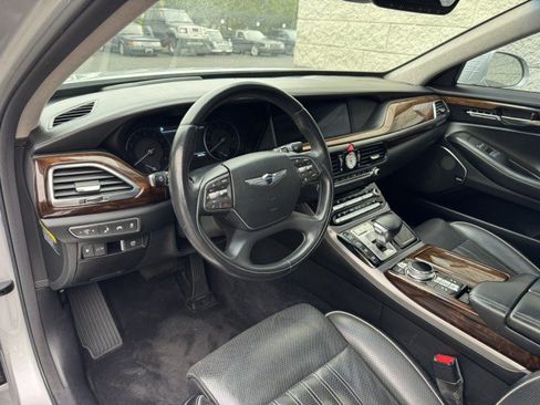 Used 2018 Genesis G90 5.0 Ultimate RWD image 6