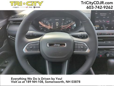 New 2026 Jeep Compass Latitude image 14