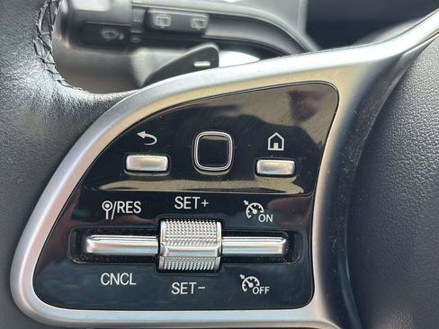 Used 2022 Mercedes-Benz GLB 250 image 24