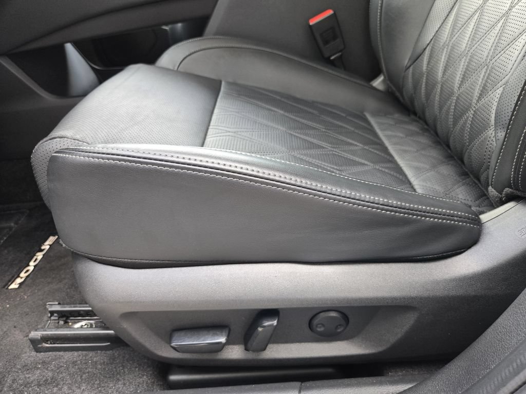 Used 2023 Nissan Rogue Platinum AWD/4WD image 19