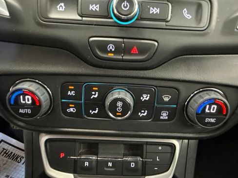 Used 2023 GMC Terrain SLE w/ Driver Convenience Package AWD/4WD image 33