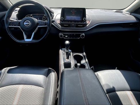 Used 2024 Nissan Altima 2.5 SR FWD image 15