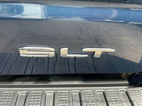 Used 2019 GMC Sierra 1500 SLT w/ SLT Convenience Package AWD/4WD image 8